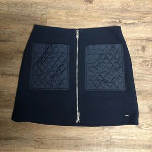 Tommy Hilfiger women’s navy mini skirt with pockets size 10